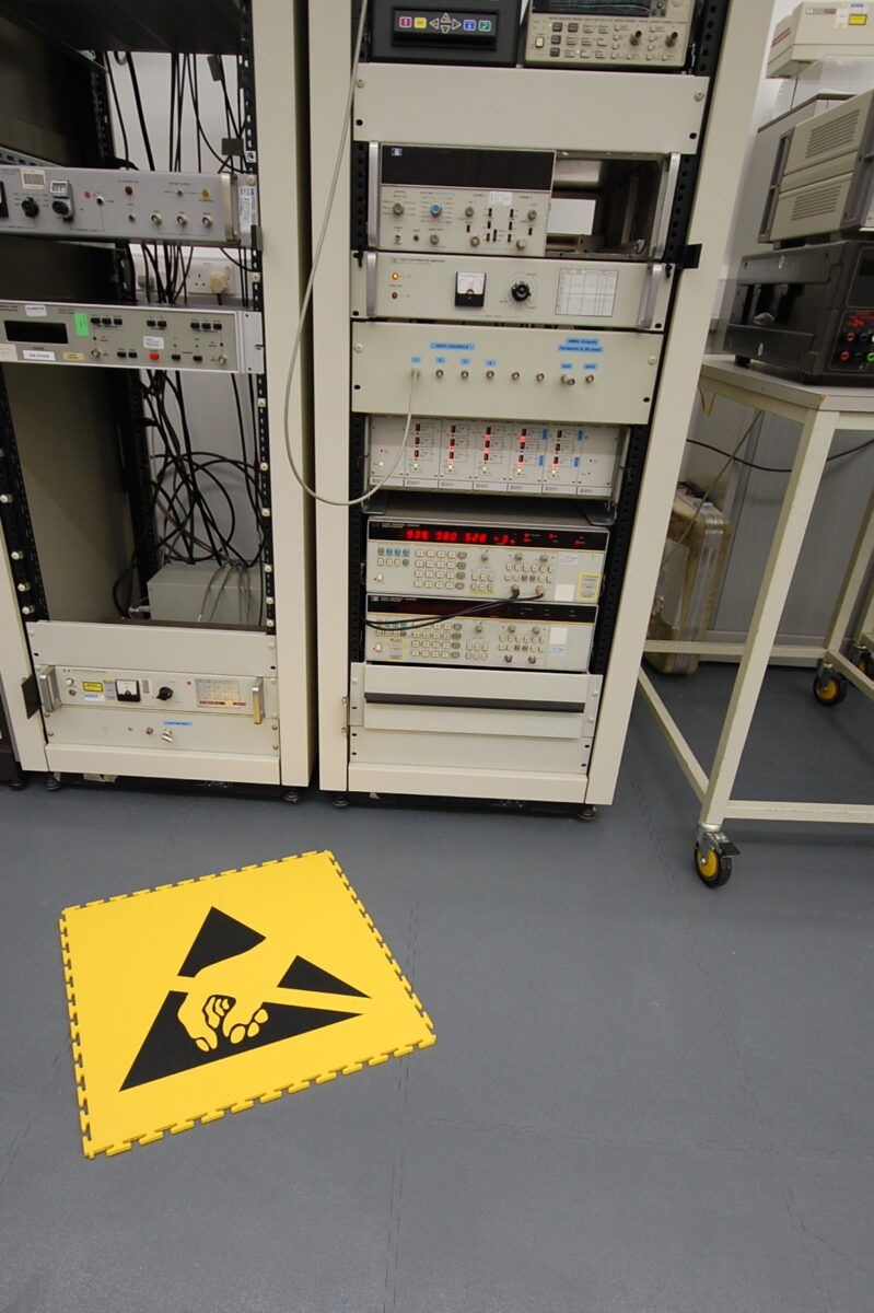Electric ESD flooring